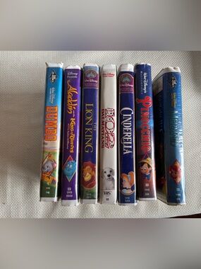 Lot of 7 Classic Disney Movies VHS Tapes Clamshell Case